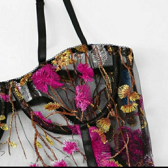 Sexy Floral Embroidered Teddy With Garters - Picture 3 of 4